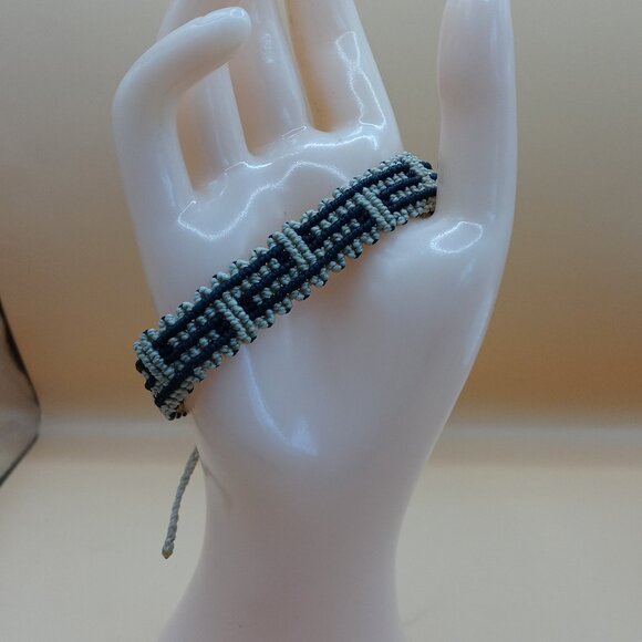 Handmade Woven Macramé Thread Bracelet with Geometric Patterns - Picture 1 of 8